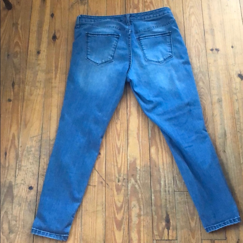 Universal Threads Jeans - Picture 3 of 3